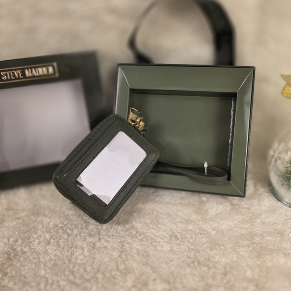 Steve Madden Olive Cardholder Wallet - Picture 2 of 4